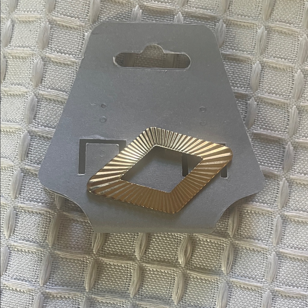 Geometric Gold-Tone Diamond Shaped Brooch